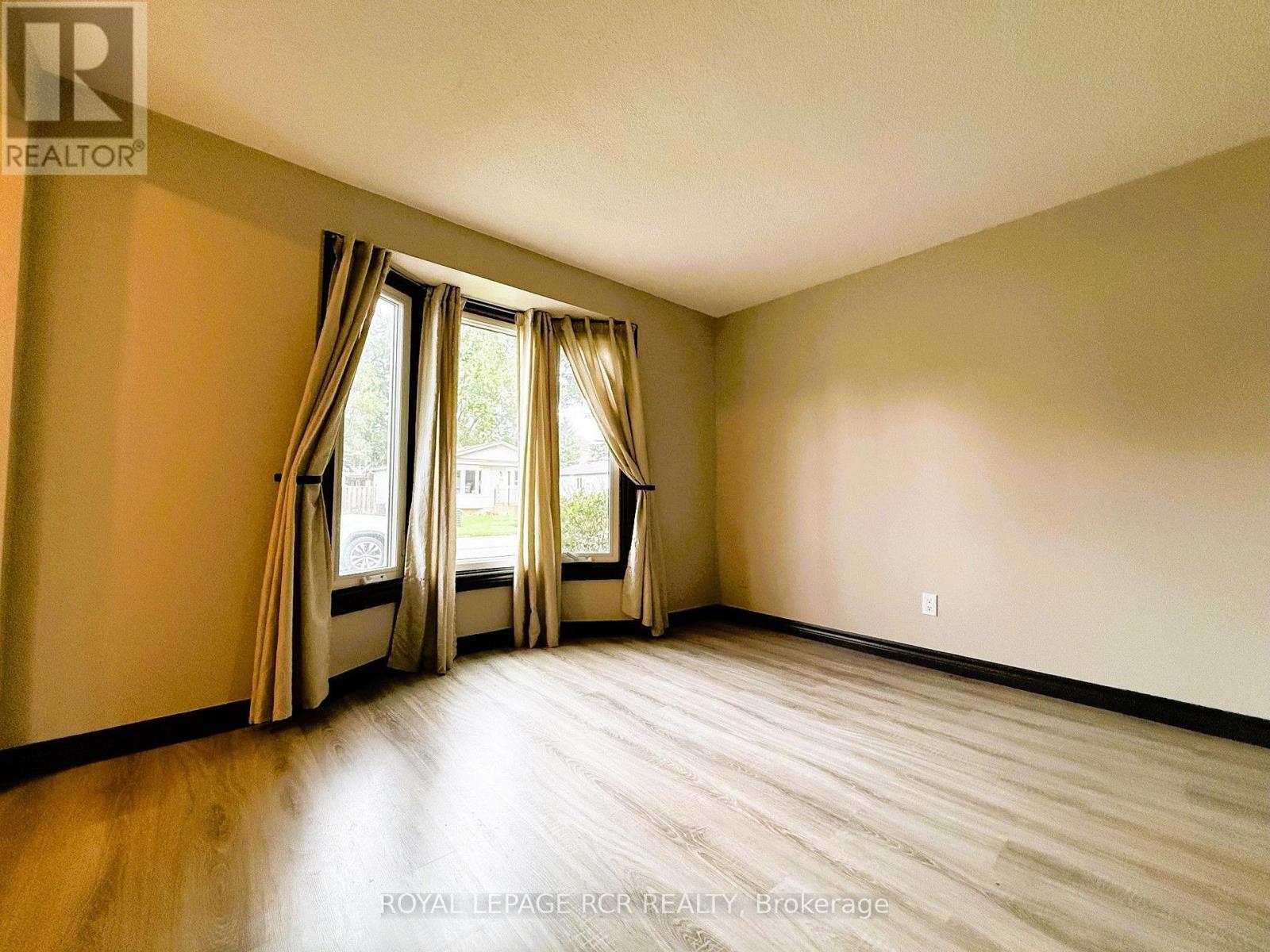 38 Royal Oak Drive, Innisfil, Ontario L0L 1L0 - Photo 12 - N13628114