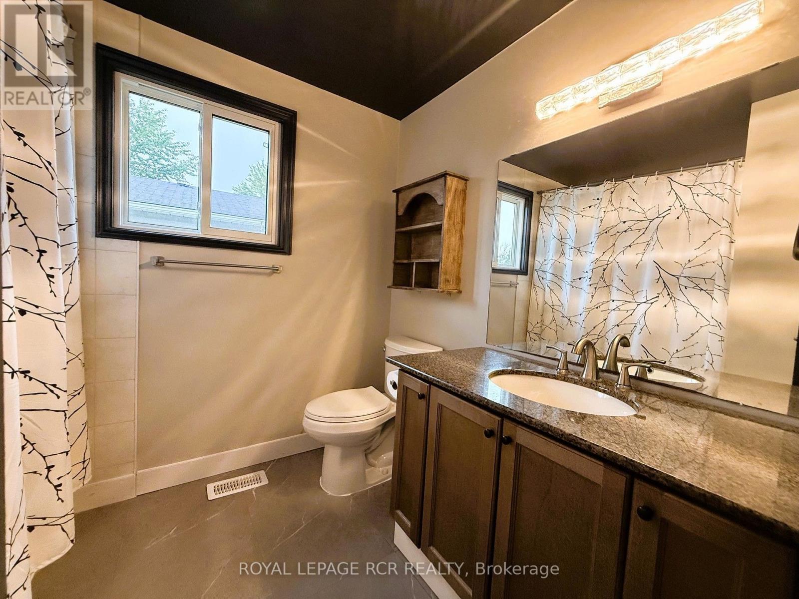 38 Royal Oak Drive, Innisfil, Ontario L0L 1L0 - Photo 27 - N13628114