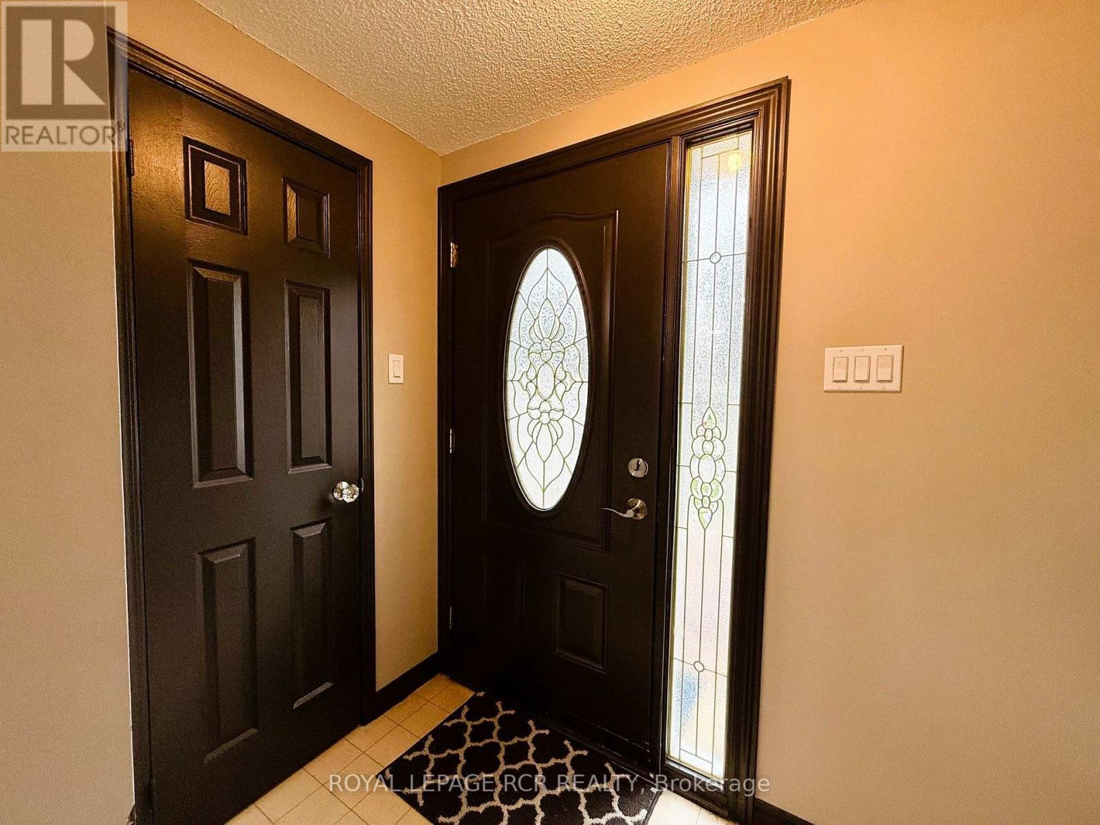 38 Royal Oak Drive, Innisfil, Ontario L0L 1L0 - Photo 7 - N13628114