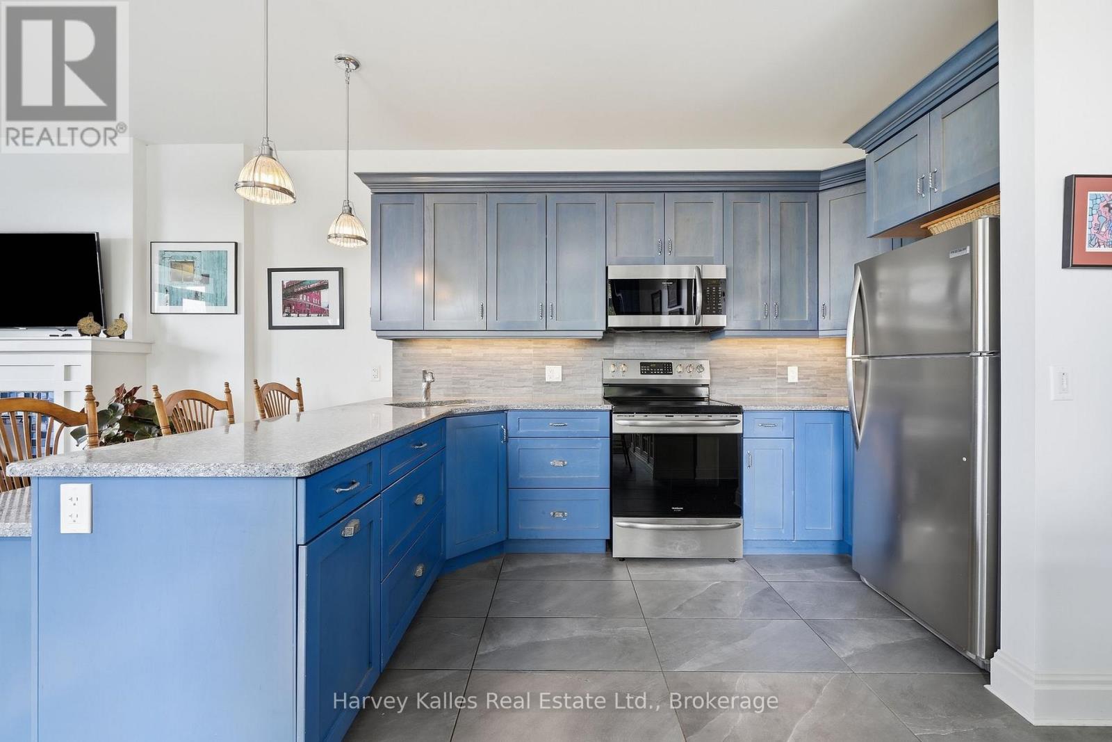 12399 Loyalist Parkway, Prince Edward County, Ontario  K0K 2T0 - Photo 11 - X13623200