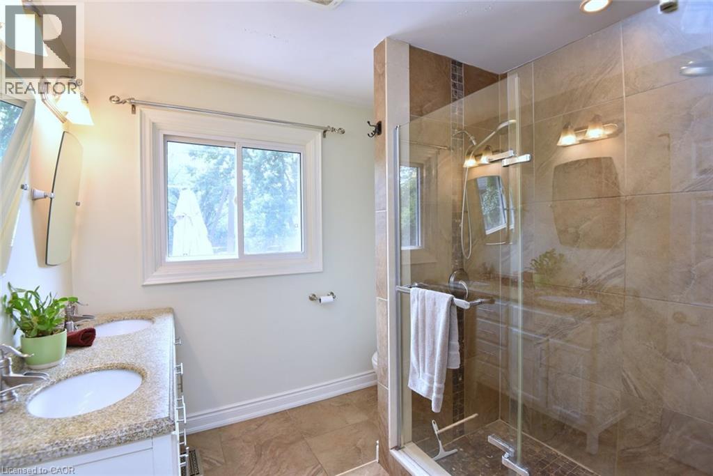 18 Garwood Avenue, Dundas, Ontario  L9H 7J9 - Photo 23 - 40851442