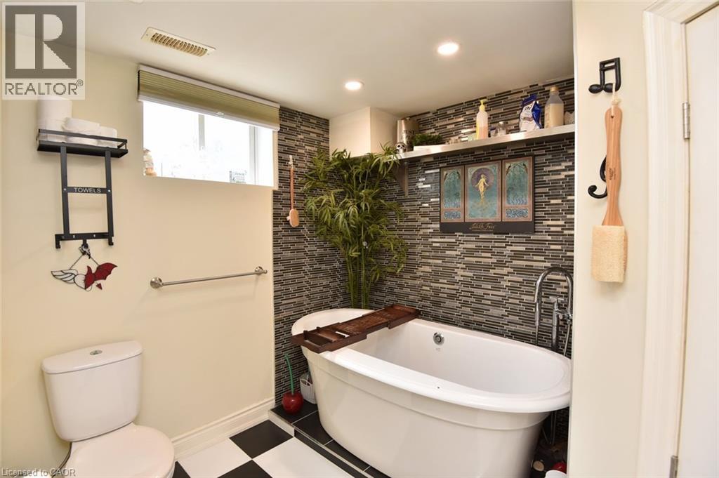 18 Garwood Avenue, Dundas, Ontario  L9H 7J9 - Photo 29 - 40851442