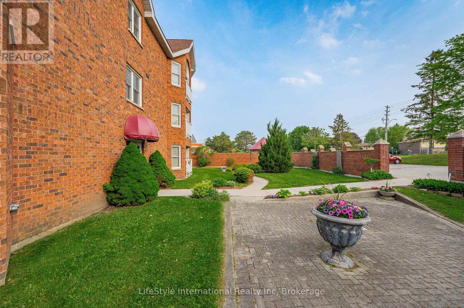 205 - 208 Silvercreek Parkway N, Guelph, Ontario  N1H 8H2 - Photo 32 - X13628148