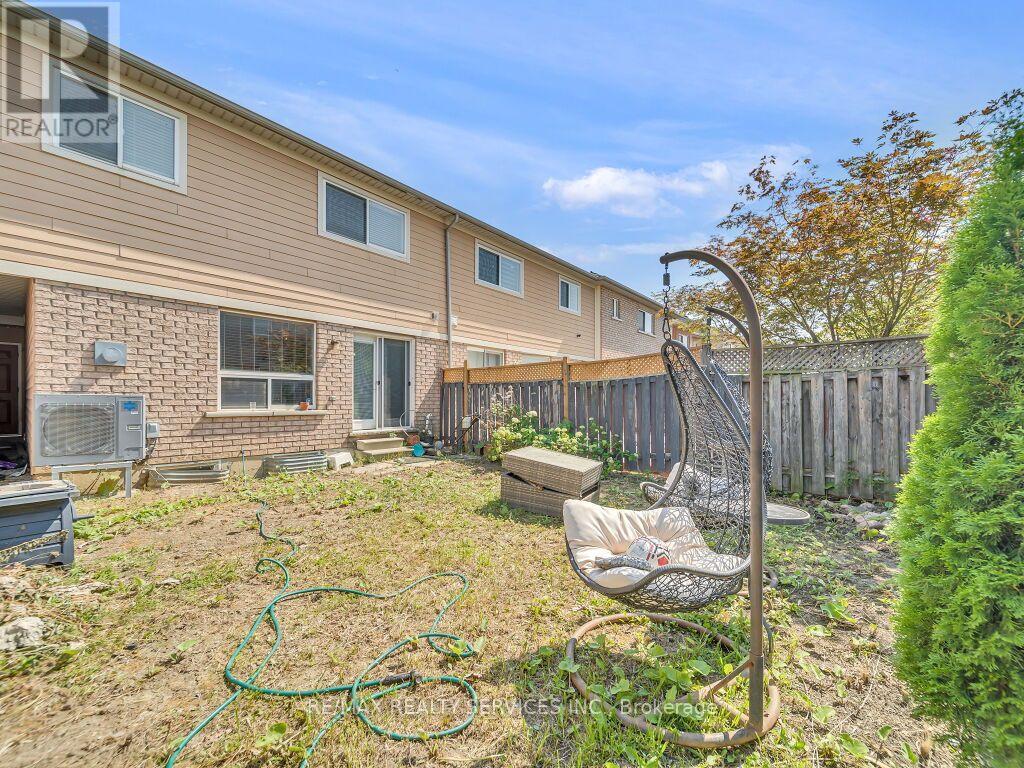 35 Peachleaf Crescent, Brampton, Ontario  L7A 2B4 - Photo 27 - W13626936