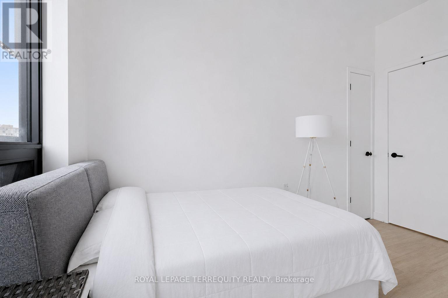 1804 - 55 Charles Street E, Toronto, Ontario  M4Y 0J1 - Photo 12 - C13628212