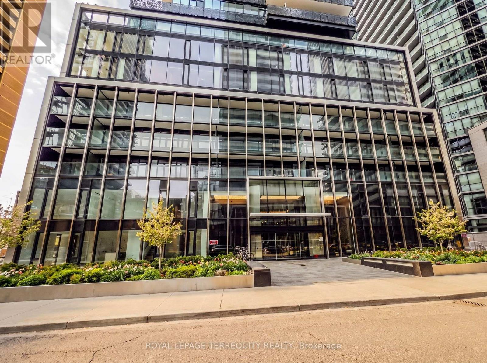 1804 - 55 Charles Street E, Toronto, Ontario  M4Y 0J1 - Photo 2 - C13628212