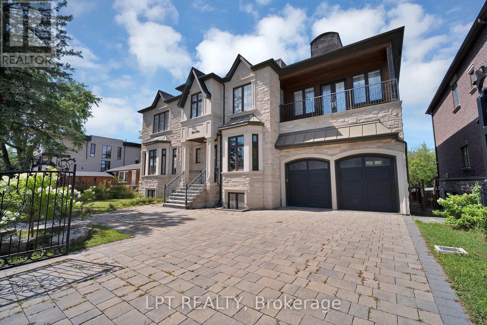 2 Poplar Drive, Richmond Hill, Ontario  L4E 2W5 - Photo 2 - N13628186