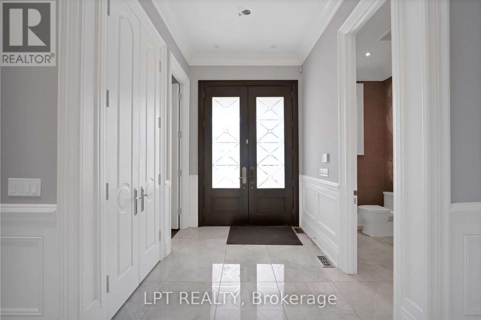 2 Poplar Drive, Richmond Hill, Ontario  L4E 2W5 - Photo 3 - N13628186