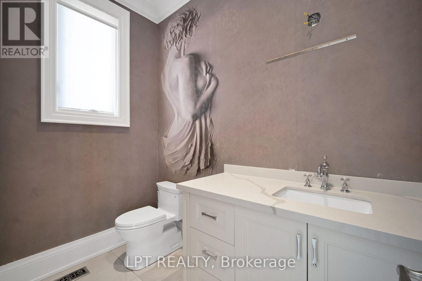 2 Poplar Drive, Richmond Hill, Ontario  L4E 2W5 - Photo 5 - N13628186