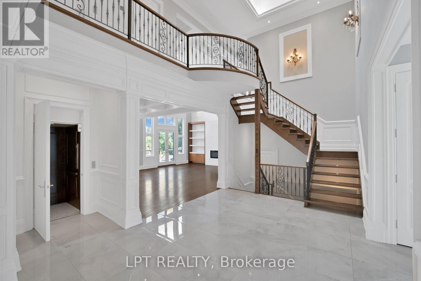 2 Poplar Drive, Richmond Hill, Ontario  L4E 2W5 - Photo 6 - N13628186