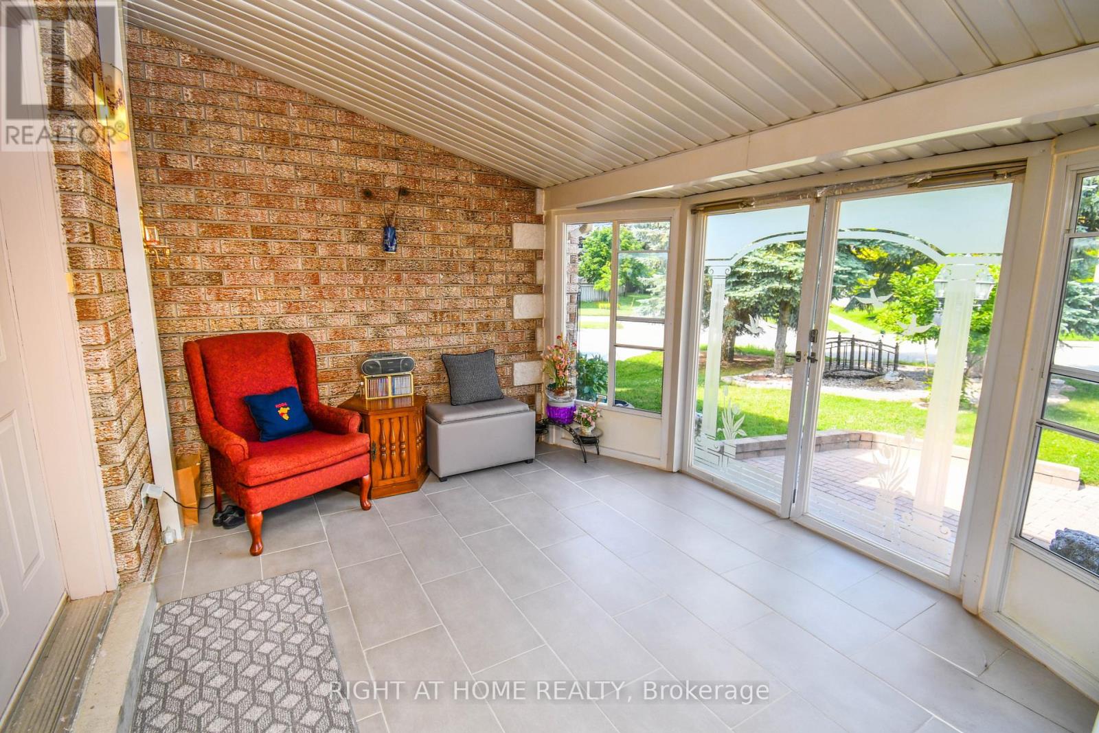 11 Thackeray Crescent, Barrie, Ontario  L4N 6J6 - Photo 14 - S13628176