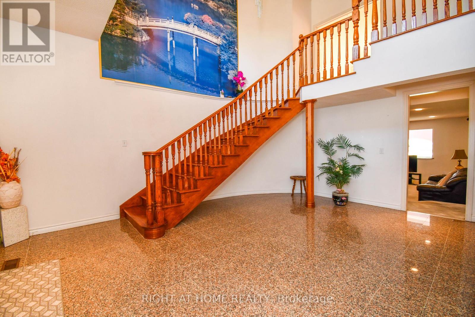 11 Thackeray Crescent, Barrie, Ontario  L4N 6J6 - Photo 18 - S13628176