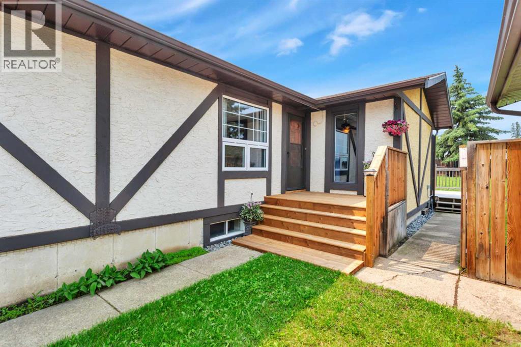 5108 49 Street, Clive, Alberta  T0C 0Y0 - Photo 3 - A2325429