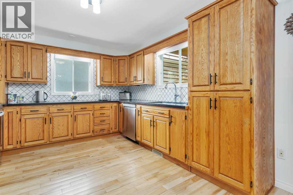 5108 49 Street, Clive, Alberta  T0C 0Y0 - Photo 9 - A2325429