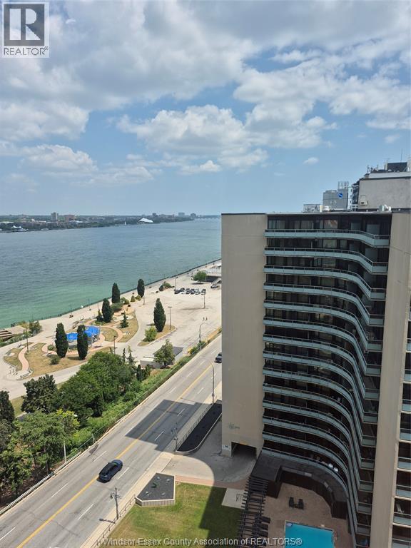 75 Riverside Drive East Unit# 1706, Windsor, Ontario  N9A 7C4 - Photo 3 - 26018332