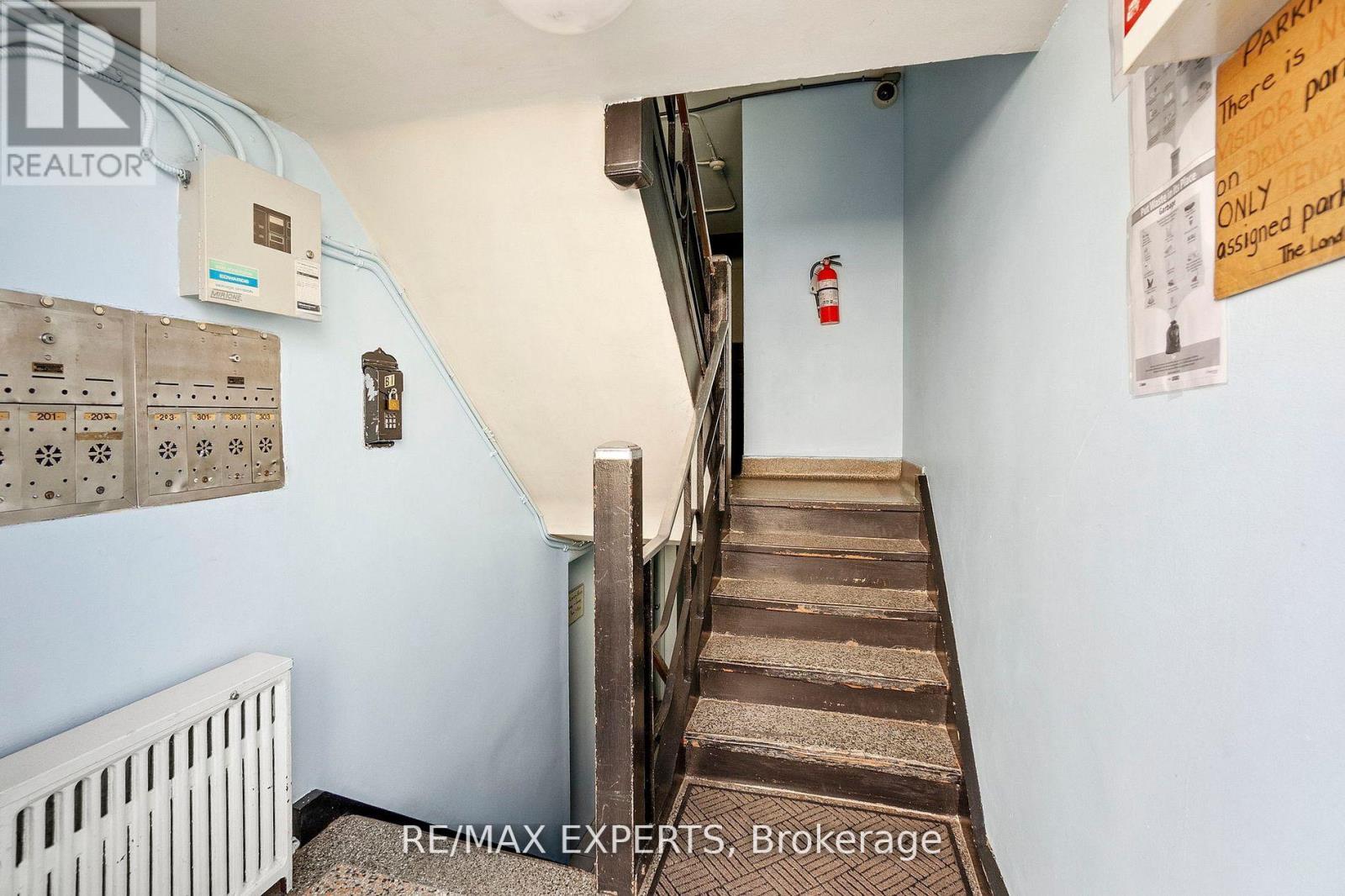 101 - 3261a Lakeshore Boulevard W, Toronto, Ontario  L4L 9A6 - Photo 5 - W13628202