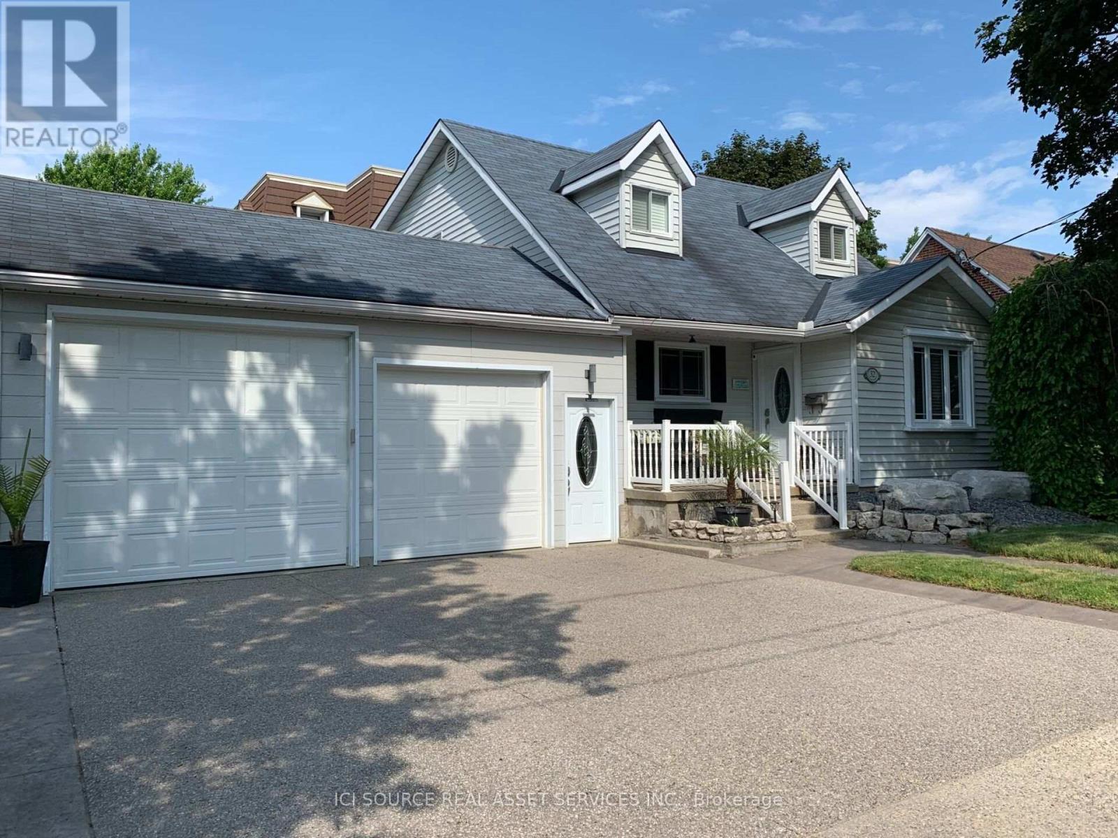 32 CENTRE STREET, Cambridge, Ontario