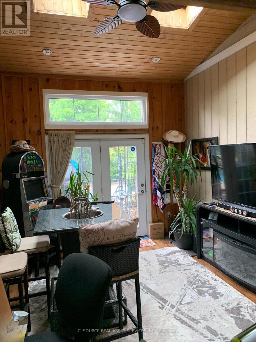 32 Centre Street, Cambridge, Ontario  N1R 4E5 - Photo 3 - X13628174
