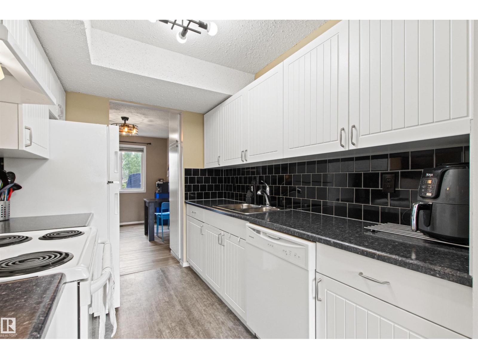 #64 3221 119 St NW, Edmonton, Alberta  T6J 5K7 - Photo 24 - E4501738