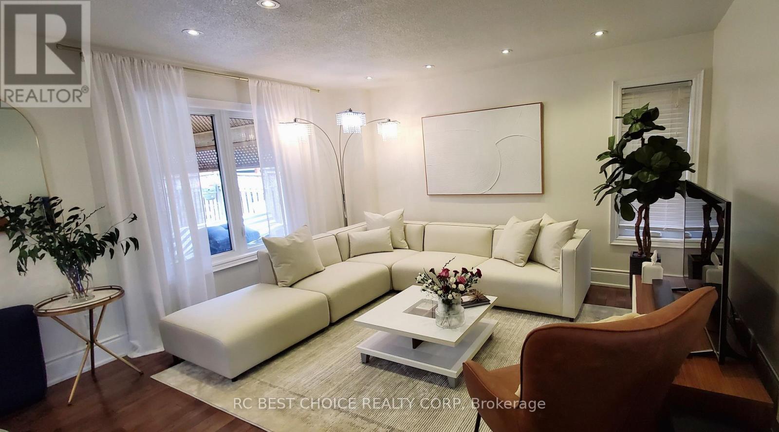 68 Carron Avenue, Vaughan, Ontario  L6A 1Y6 - Photo 2 - N13628264