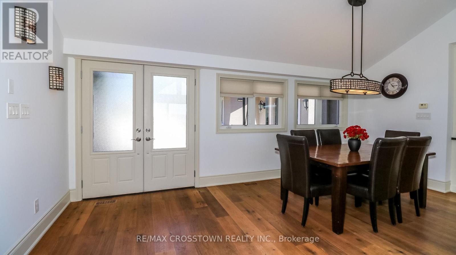183 Lakeshore Road W, Oro-Medonte, Ontario  L0L 2E0 - Photo 10 - S13628308