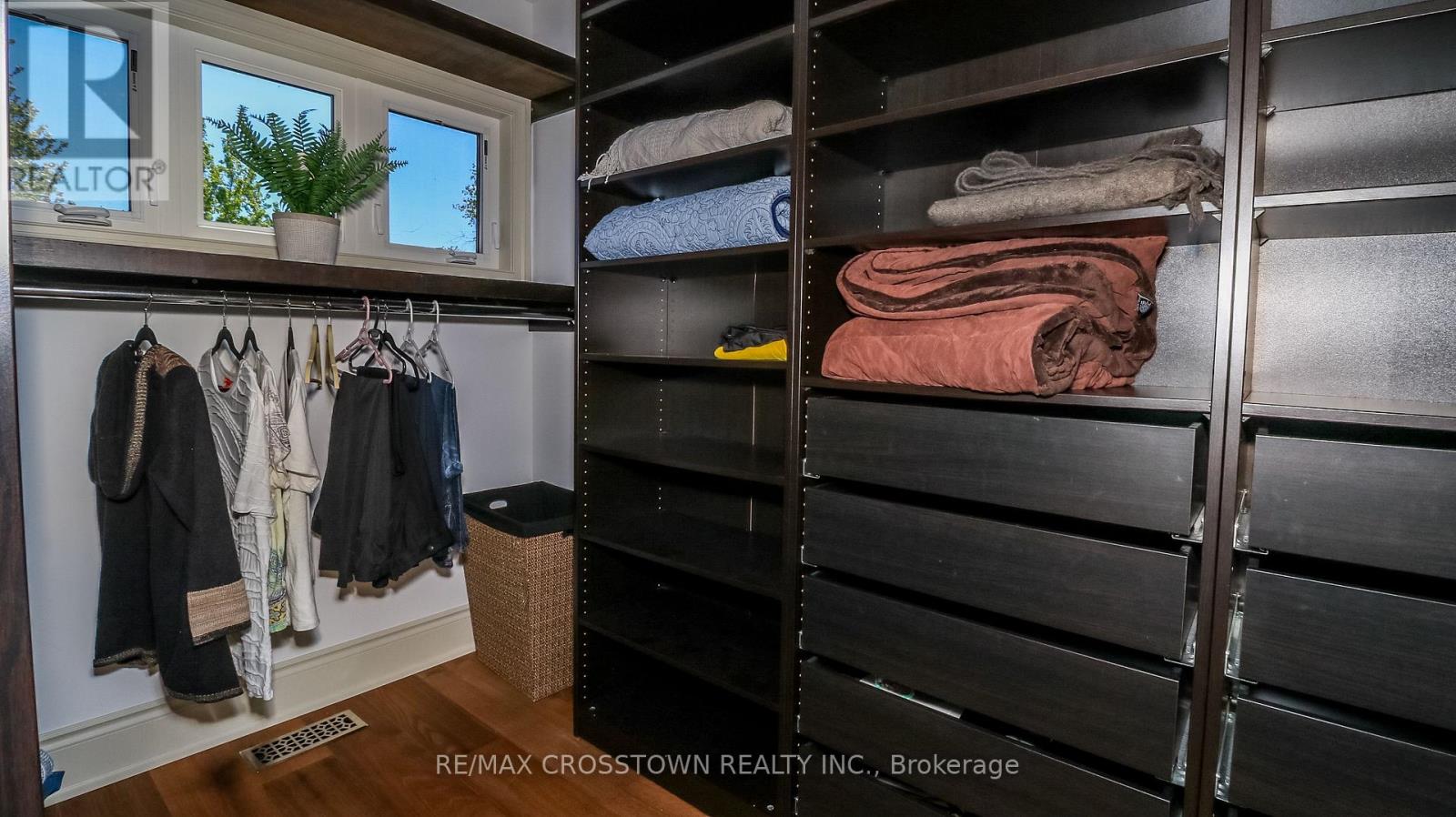 183 Lakeshore Road W, Oro-Medonte, Ontario  L0L 2E0 - Photo 22 - S13628308
