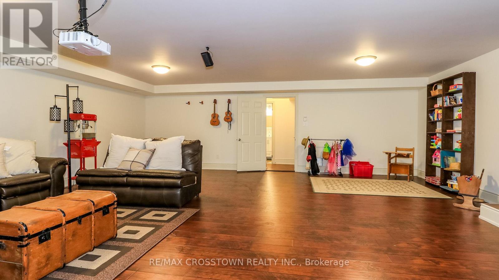 183 Lakeshore Road W, Oro-Medonte, Ontario  L0L 2E0 - Photo 40 - S13628308