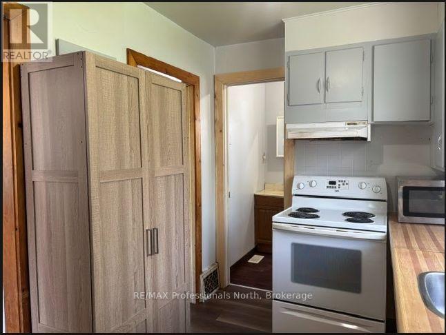 14 Chandos Street, Minden Hills, Ontario  K0M 2K0 - Photo 15 - X13628222
