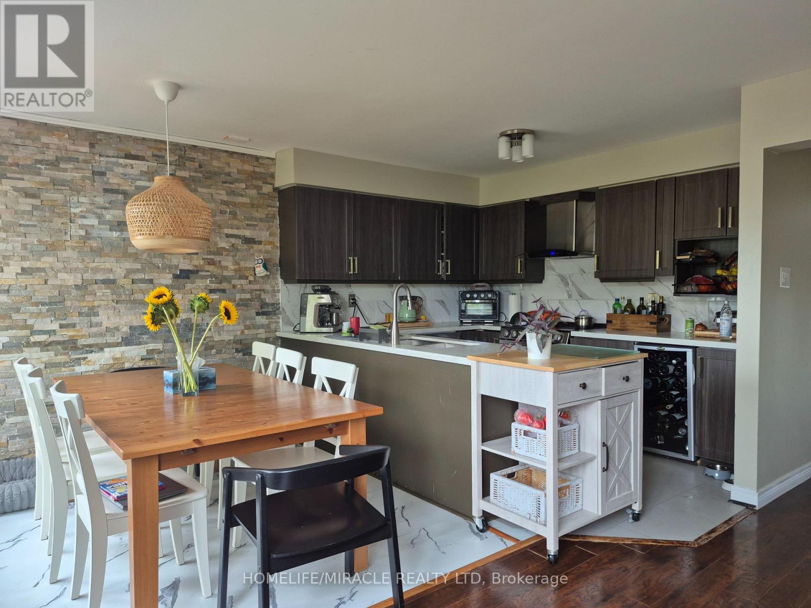 2237 Prescott Place, Burlington, Ontario  L7L 6L3 - Photo 8 - W13628220