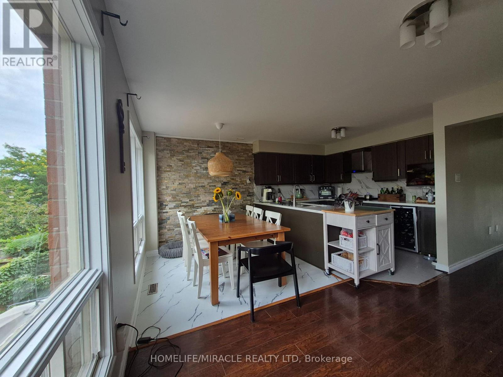 2237 Prescott Place, Burlington, Ontario  L7L 6L3 - Photo 9 - W13628220