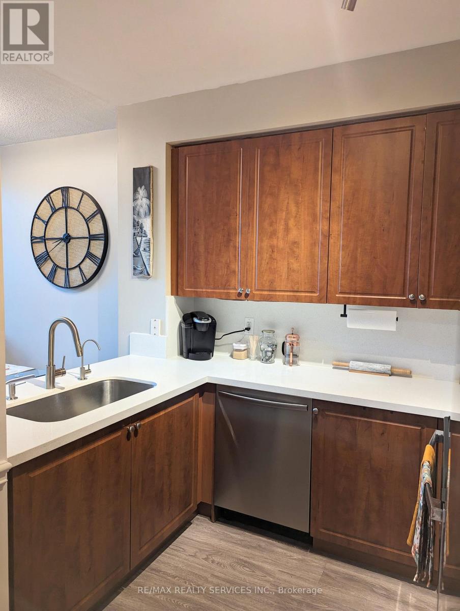 711 - 220 Burnhamthorpe Road W, Mississauga, Ontario  L5B 4N4 - Photo 5 - W13628252