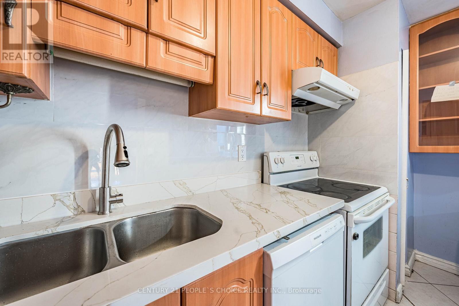 2 - 242 John Garland Boulevard, Toronto, Ontario M9V 1N8 - Photo 24 - W13628270