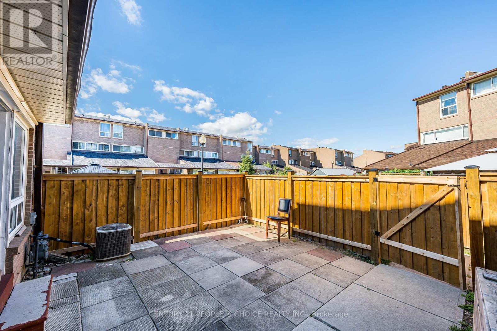 2 - 242 John Garland Boulevard, Toronto, Ontario M9V 1N8 - Photo 3 - W13628270