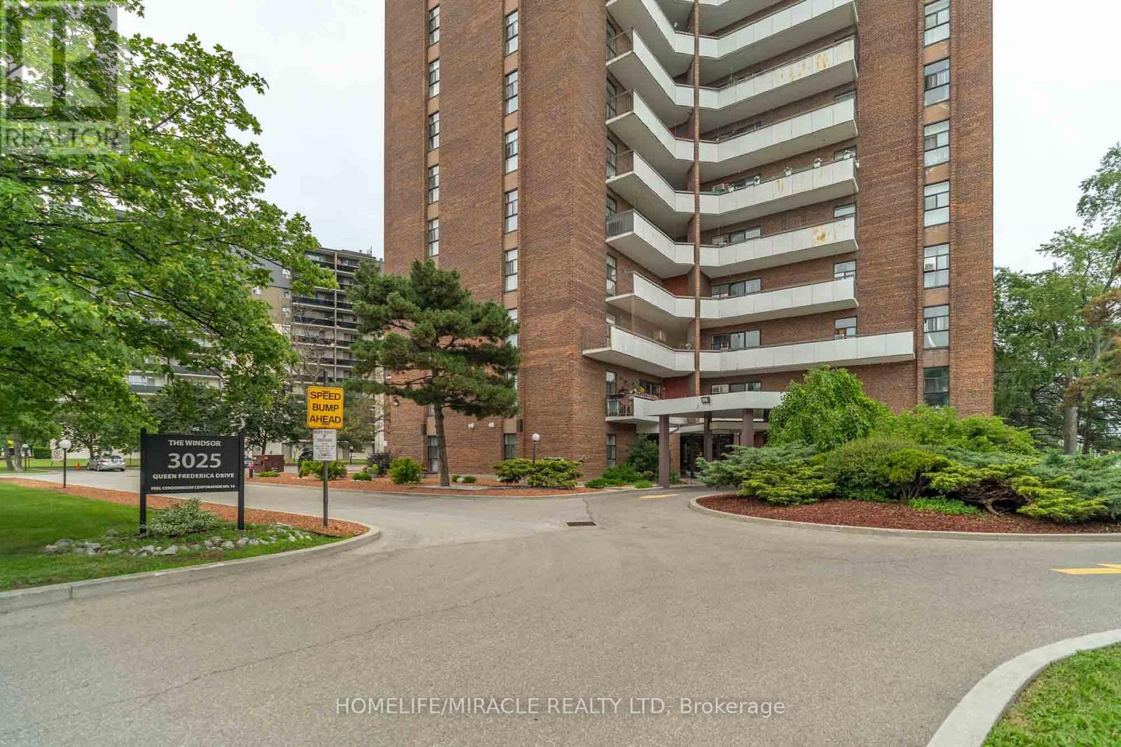 807 - 3025 QUEEN FREDERICA DRIVE, Mississauga, Ontario