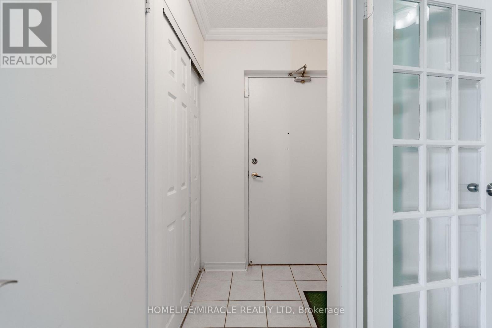 807 - 3025 Queen Frederica Drive, Mississauga, Ontario  L4Y 3A1 - Photo 3 - W13628282