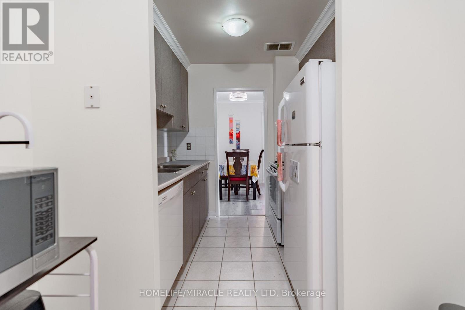 807 - 3025 Queen Frederica Drive, Mississauga, Ontario  L4Y 3A1 - Photo 5 - W13628282