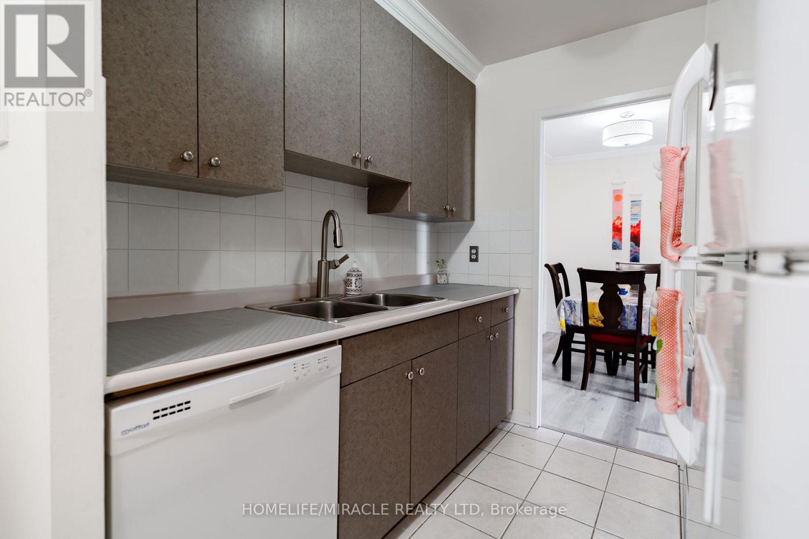 807 - 3025 Queen Frederica Drive, Mississauga, Ontario  L4Y 3A1 - Photo 6 - W13628282