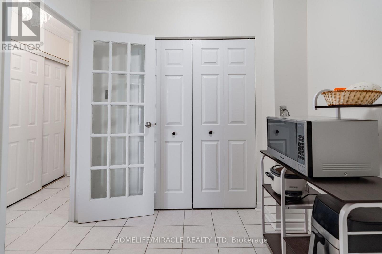 807 - 3025 Queen Frederica Drive, Mississauga, Ontario  L4Y 3A1 - Photo 8 - W13628282