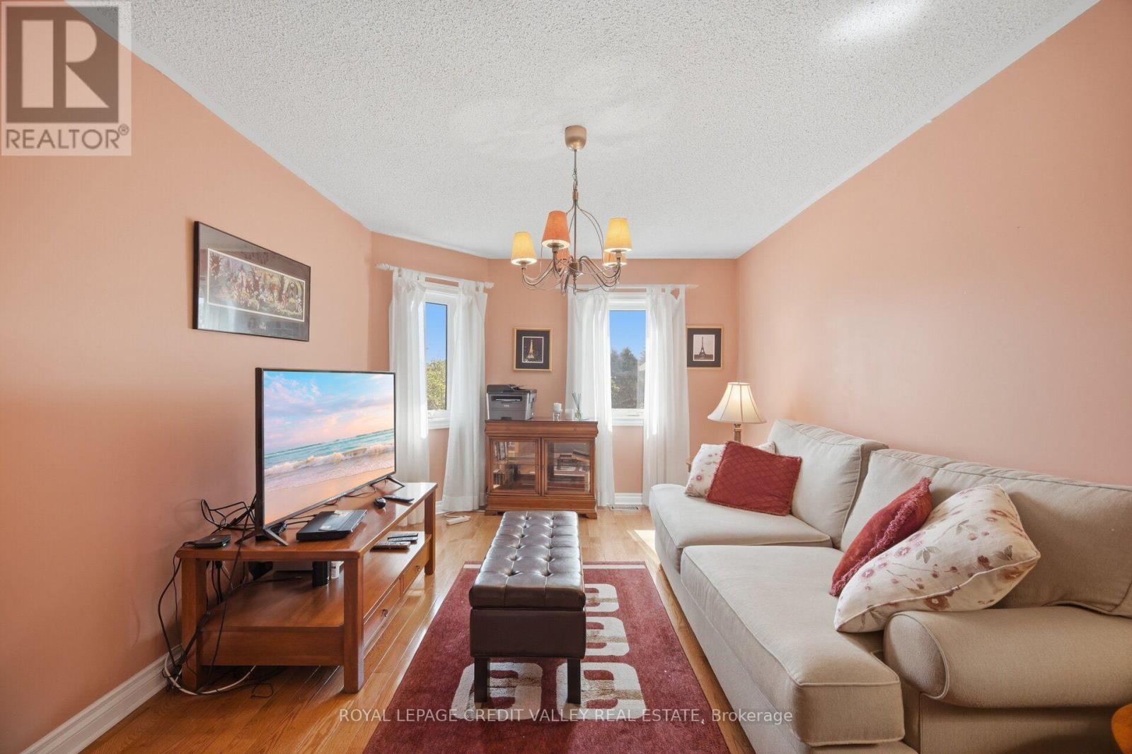 8 Pressed Brick Drive, Brampton, Ontario  L6V 4K8 - Photo 18 - W13628312
