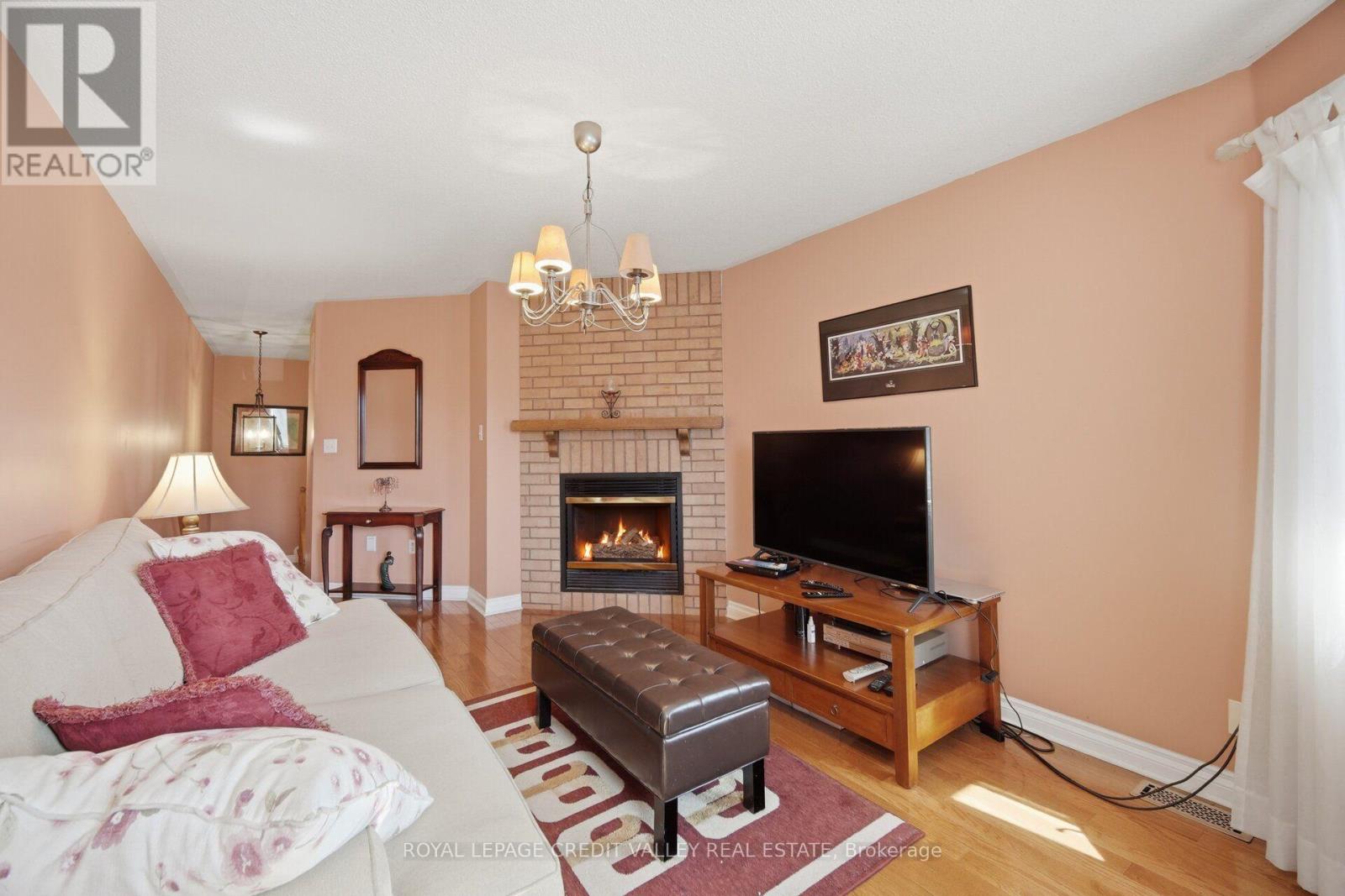 8 Pressed Brick Drive, Brampton, Ontario  L6V 4K8 - Photo 19 - W13628312