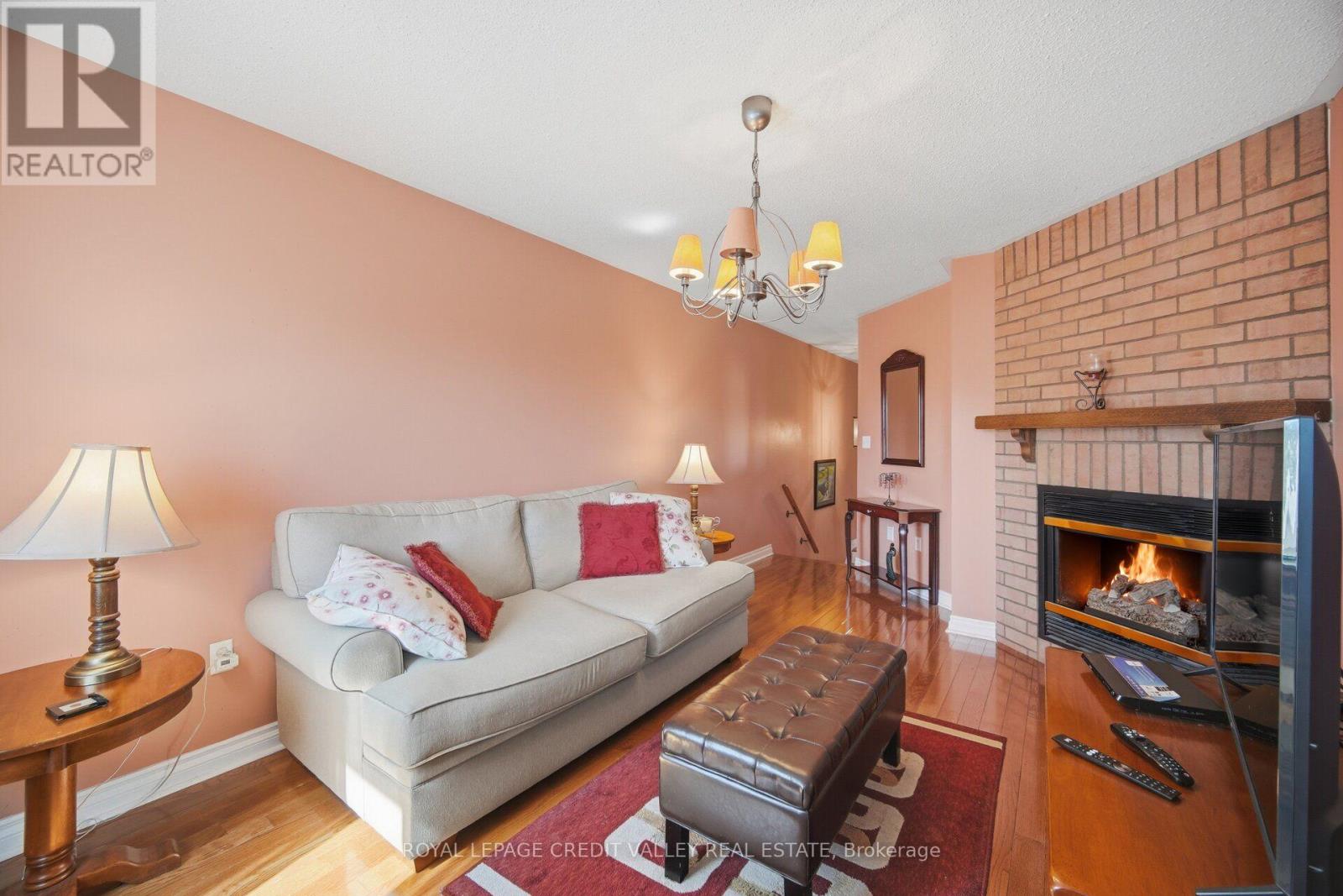 8 Pressed Brick Drive, Brampton, Ontario  L6V 4K8 - Photo 20 - W13628312