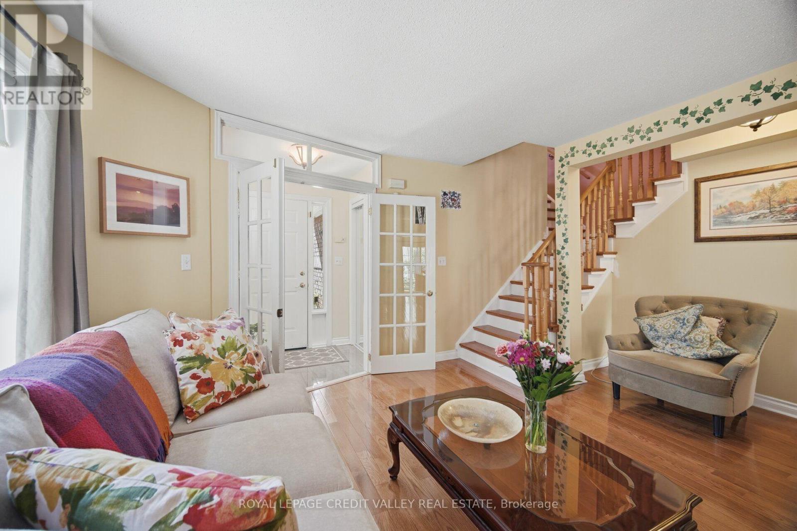 8 Pressed Brick Drive, Brampton, Ontario  L6V 4K8 - Photo 8 - W13628312