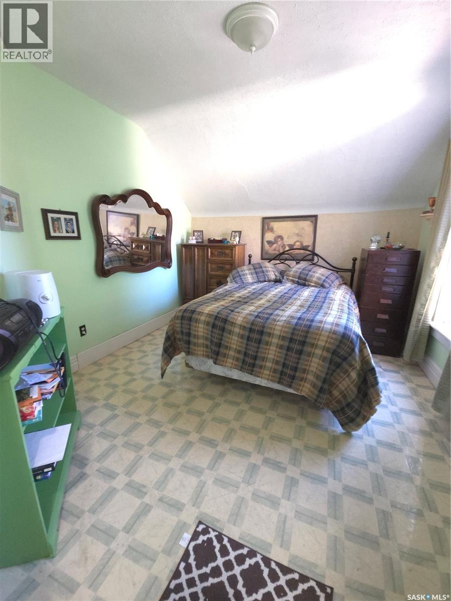 36 21st Street E, Prince Albert, Saskatchewan  S6V 1L8 - Photo 13 - SK043016