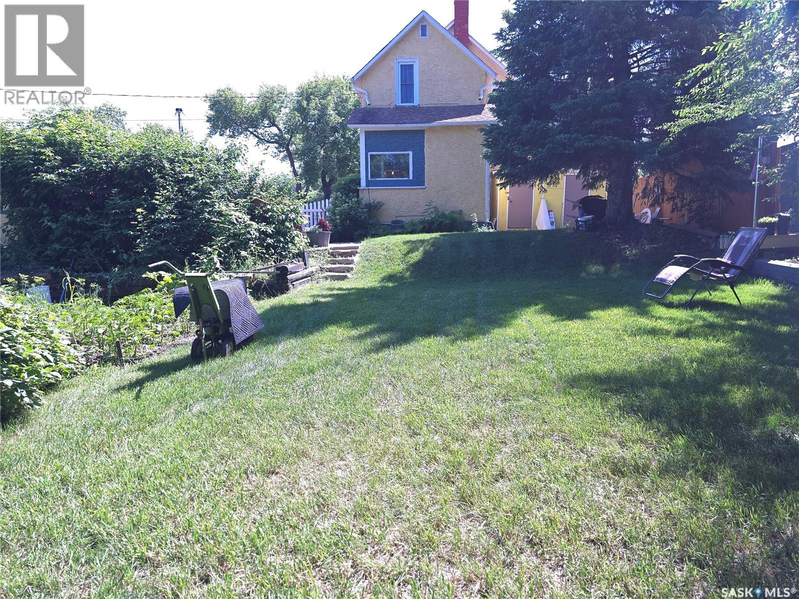 36 21st Street E, Prince Albert, Saskatchewan  S6V 1L8 - Photo 28 - SK043016