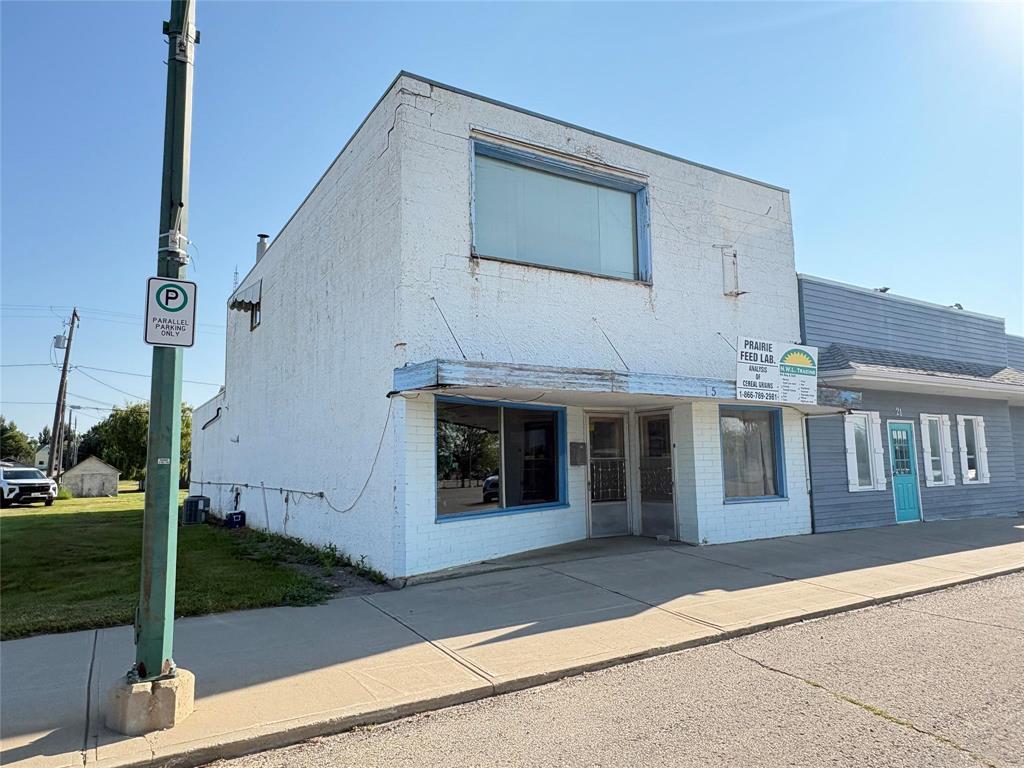 15 Maple Avenue E, Hamiota, Manitoba  R0M 0T0 - Photo 1 - 202619057