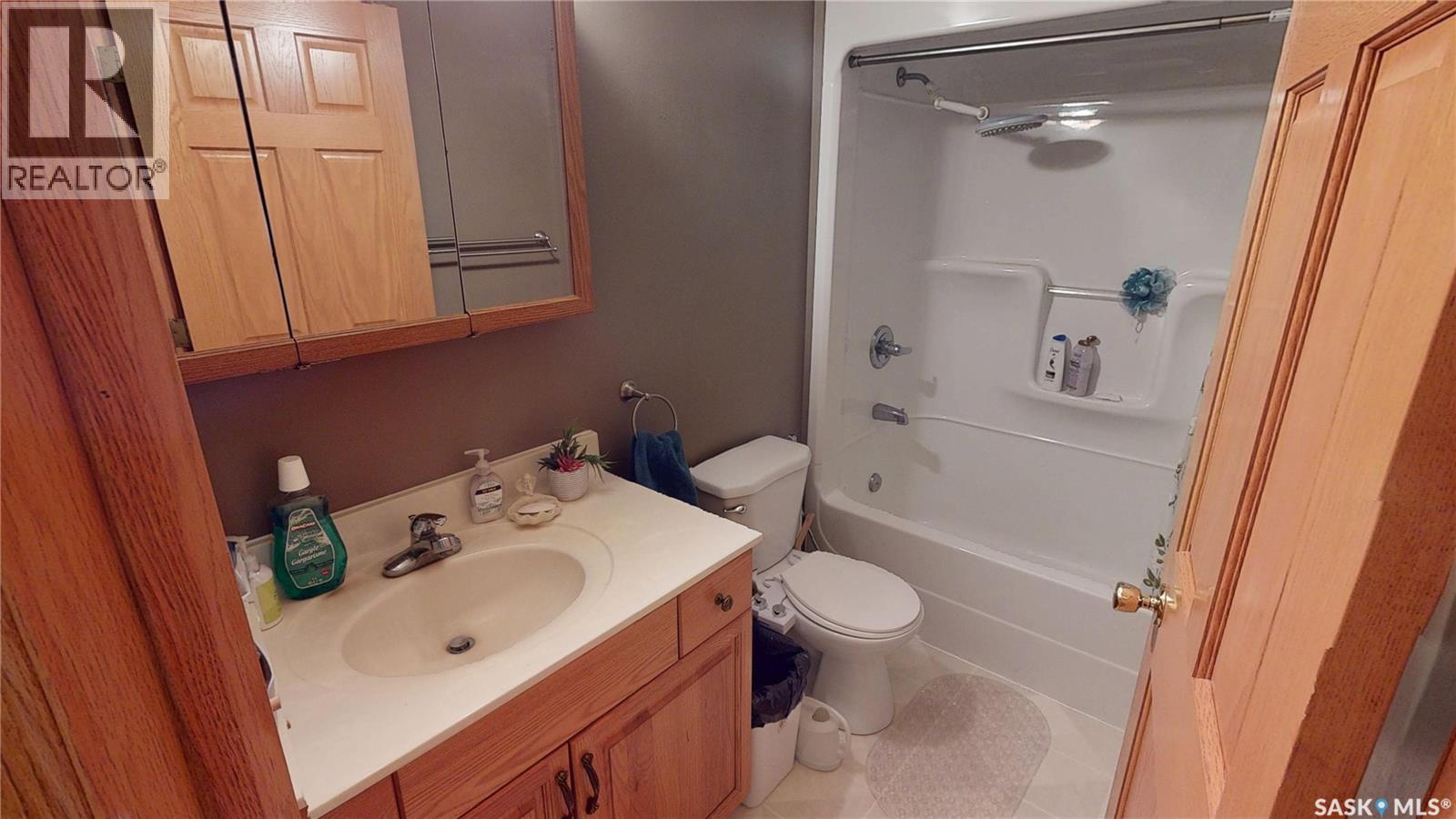 833 Peters Avenue, Oxbow, Saskatchewan  S0C 2B0 - Photo 23 - SK044213