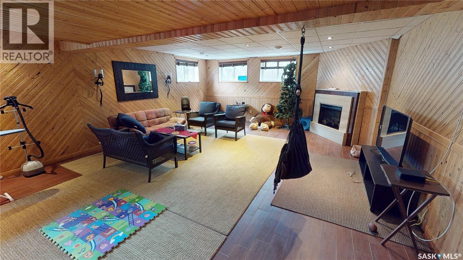 833 Peters Avenue, Oxbow, Saskatchewan  S0C 2B0 - Photo 24 - SK044213