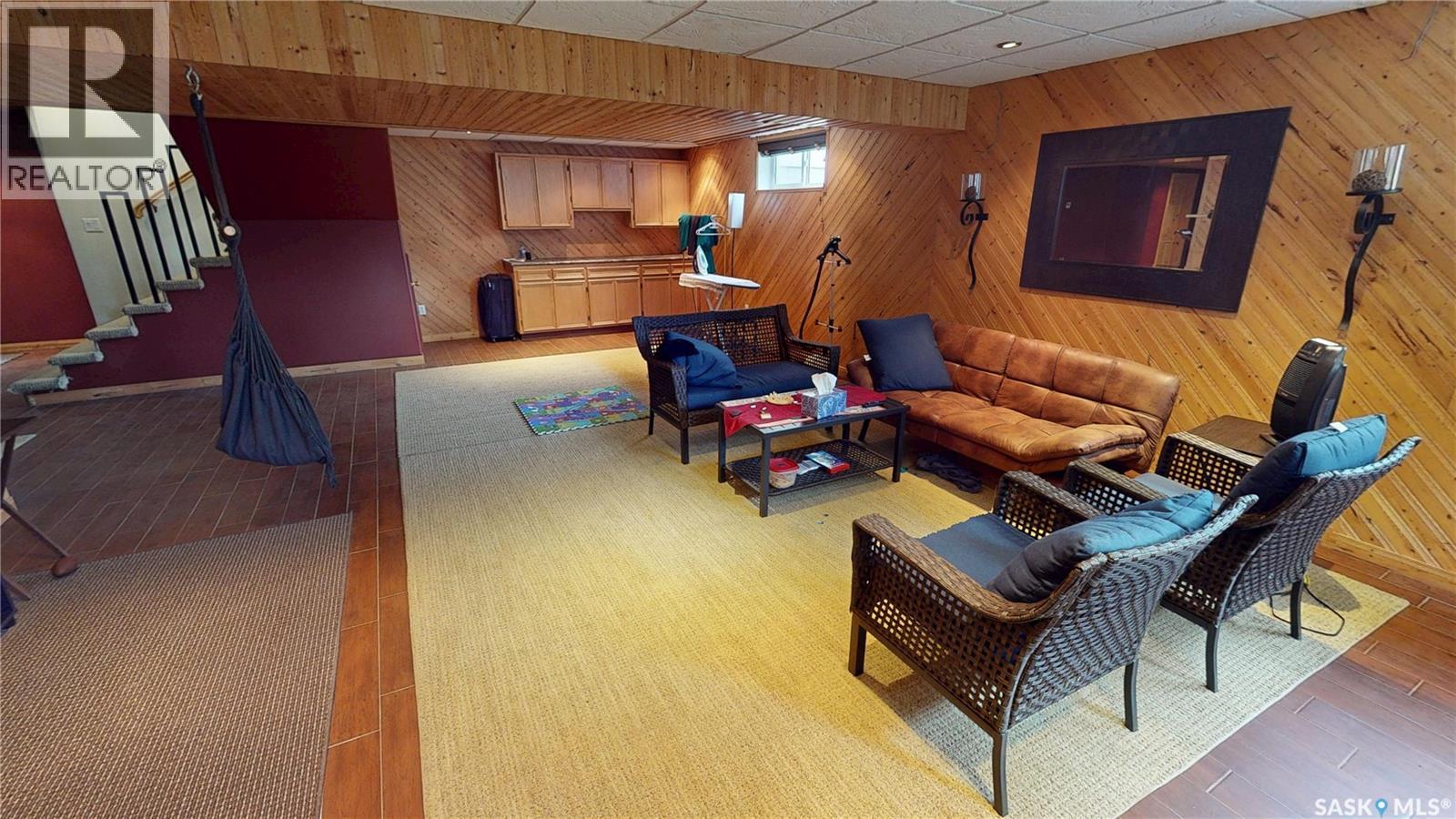 833 Peters Avenue, Oxbow, Saskatchewan  S0C 2B0 - Photo 26 - SK044213
