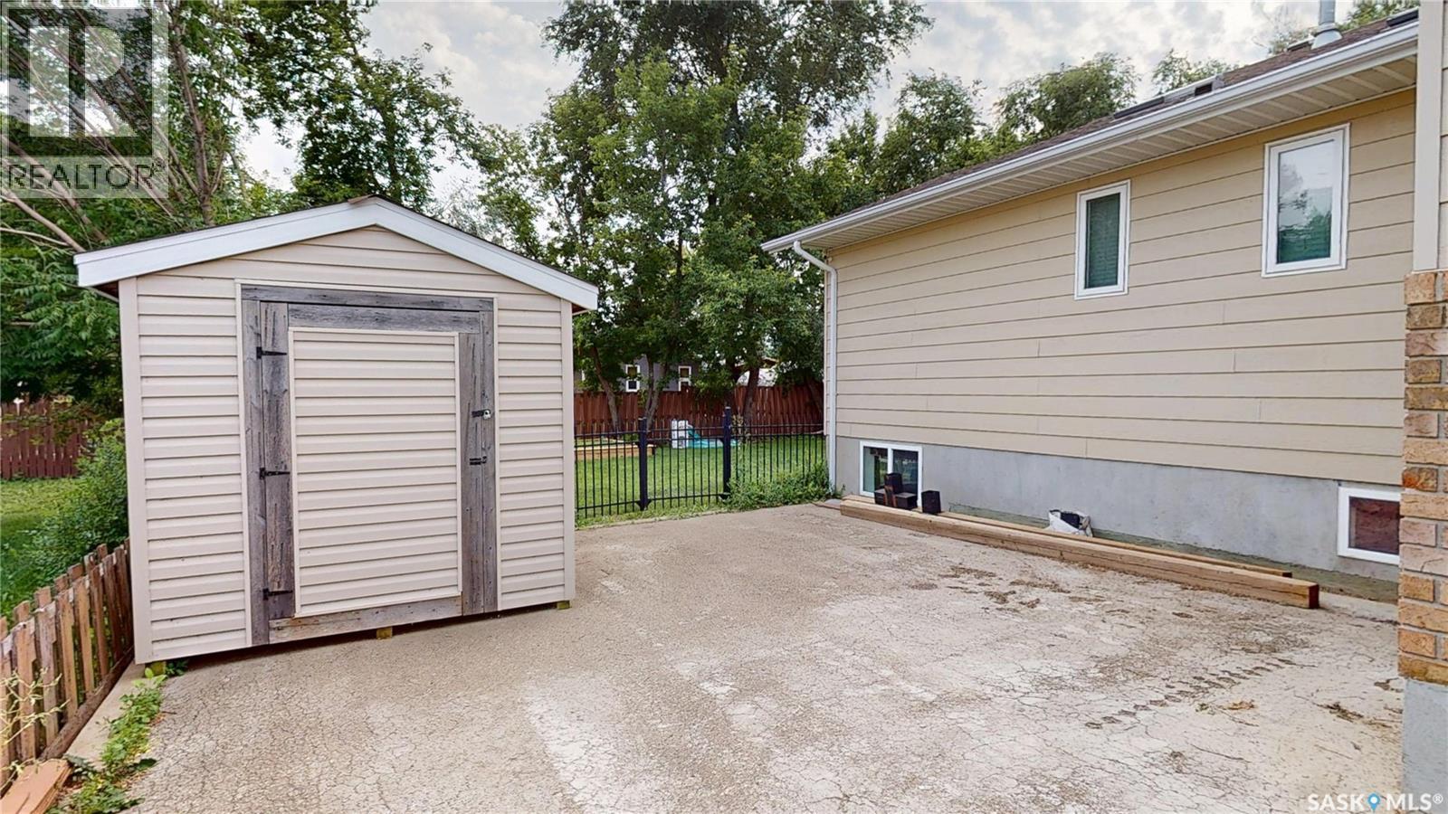 833 Peters Avenue, Oxbow, Saskatchewan  S0C 2B0 - Photo 40 - SK044213