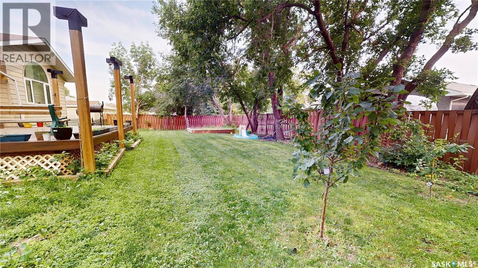 833 Peters Avenue, Oxbow, Saskatchewan  S0C 2B0 - Photo 43 - SK044213